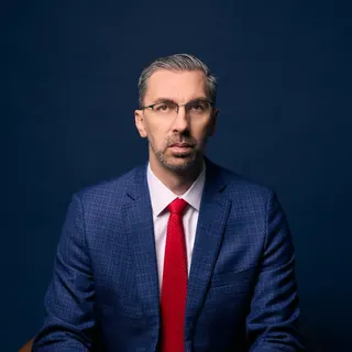Charles A. Bennett, abogado responsable de los asuntos solares de Bennett Legal