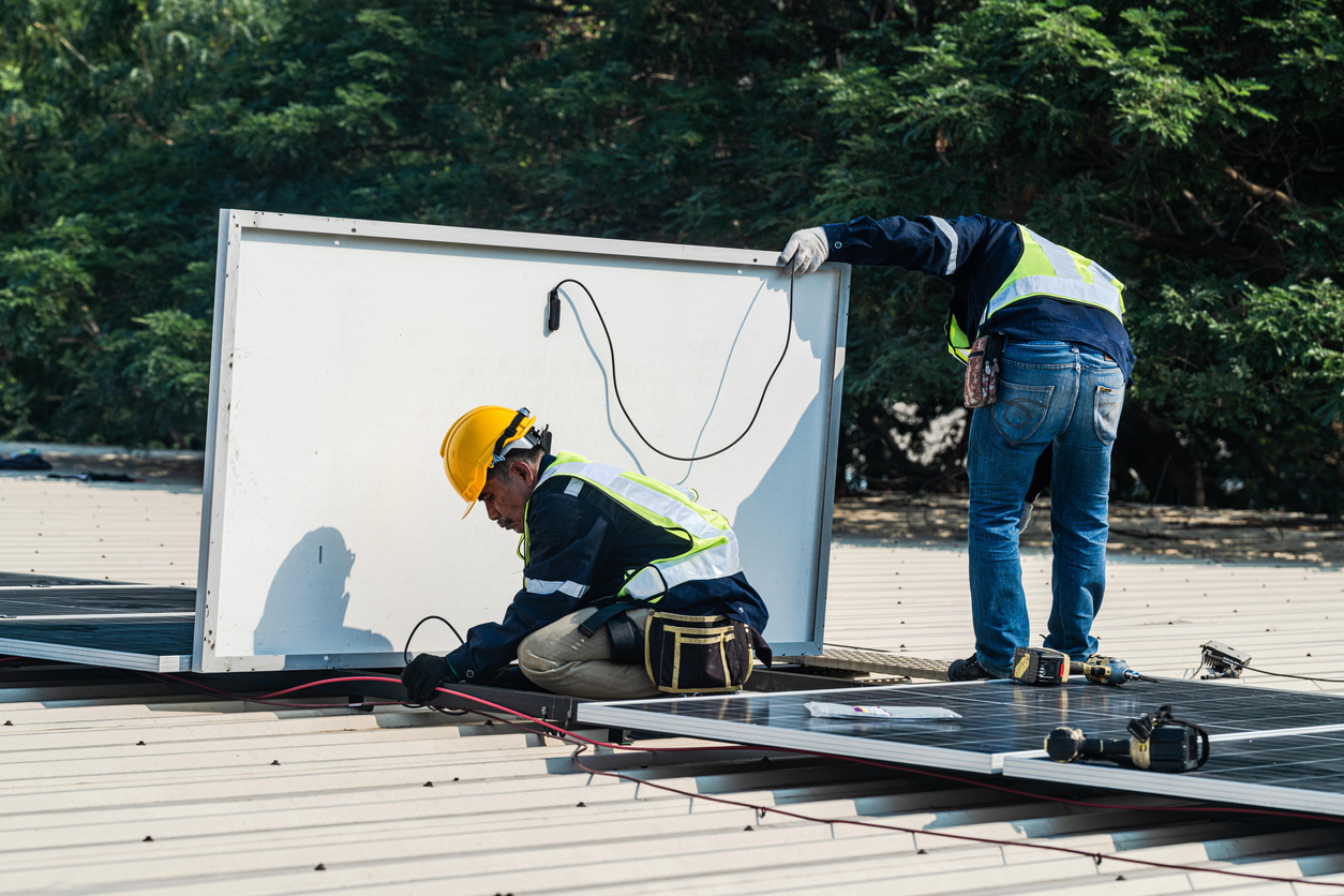 Solar Panel Removal Cost for Roof Repair: Who Really Pays?